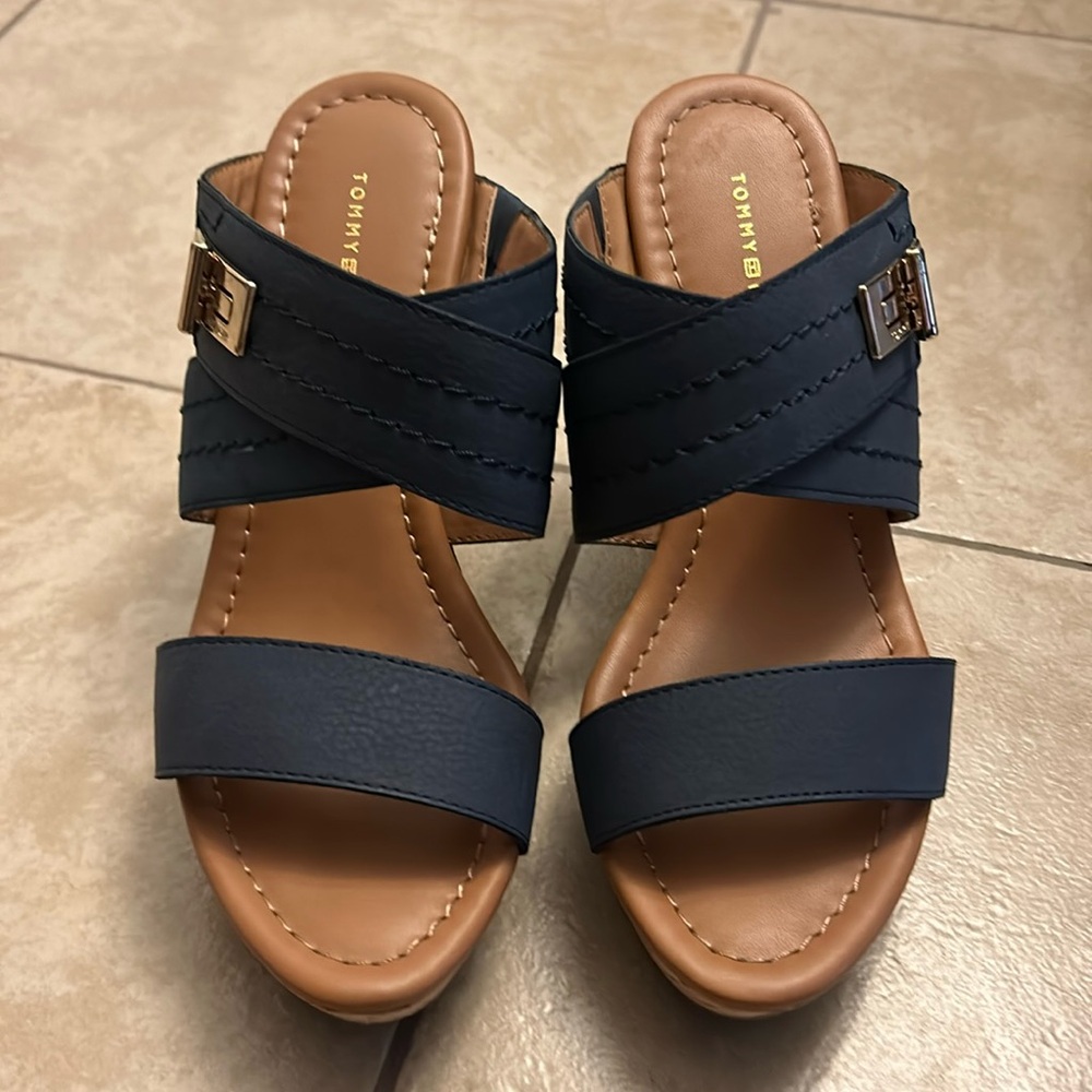 Tommy Hilfiger wedge shoes in blue size 6 1/2